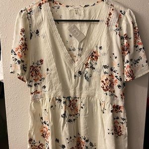 Women’s Maurice’s floral blouse